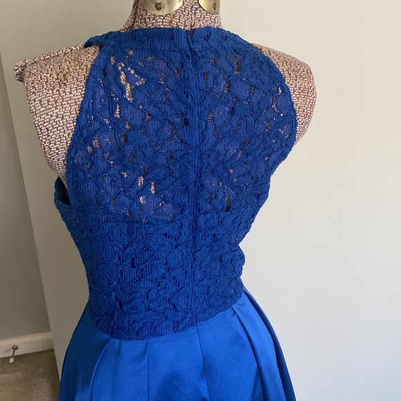 Dress - Picture 4 of 5